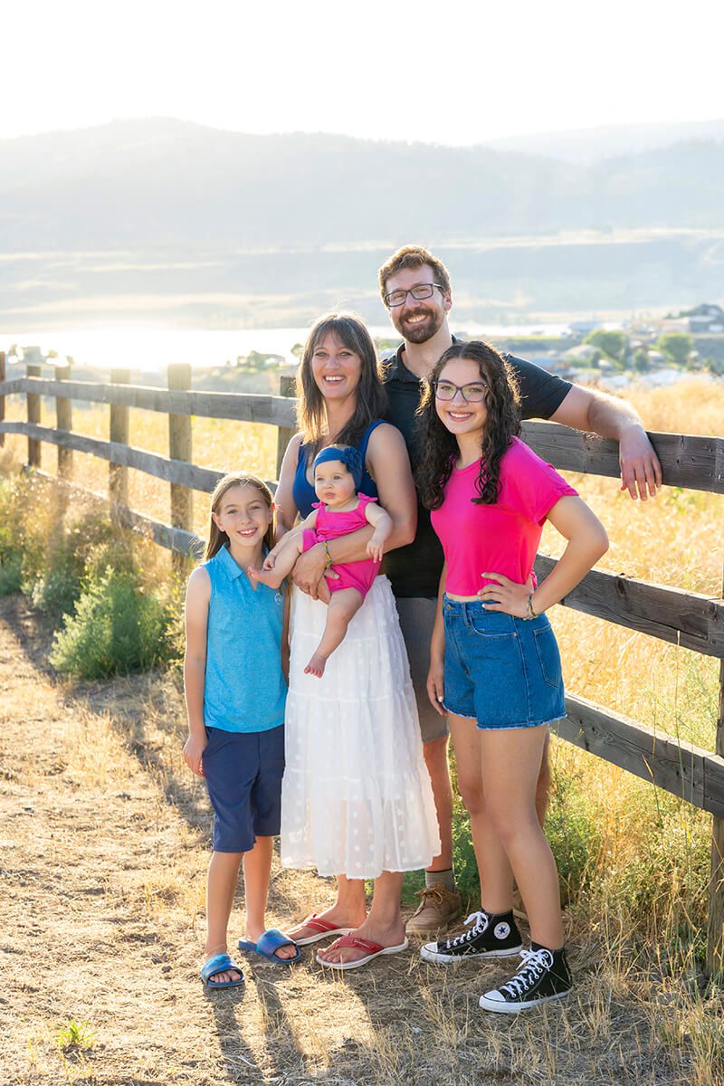 Family photos with three kids all ready to start or continue Spokane Swim Lessons